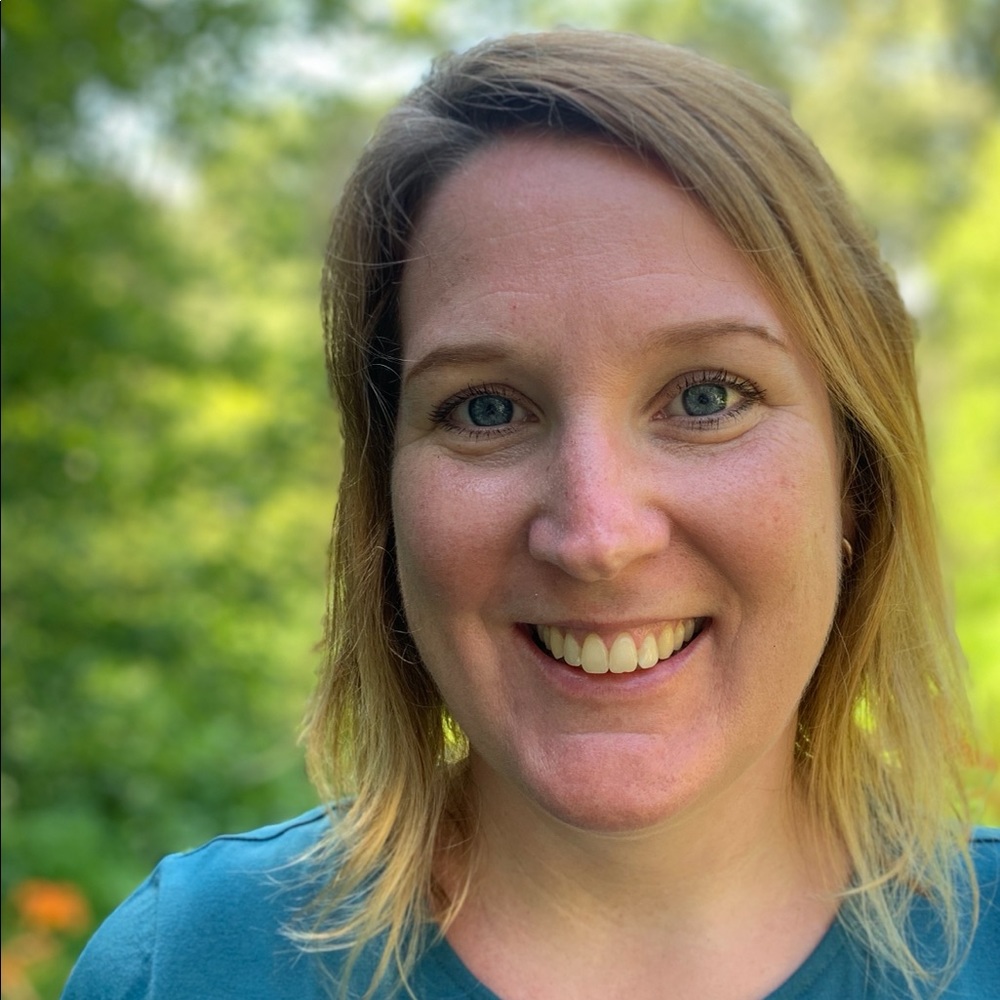 Meet your Posher, Cassandra